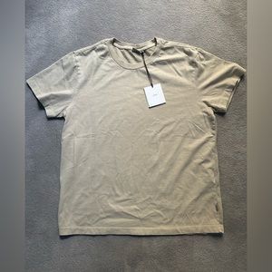 Onia Tee